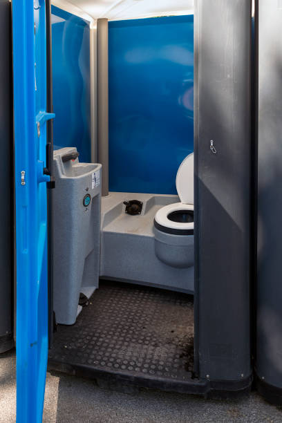 Porta potty delivery and setup in Pensacola Station, FL